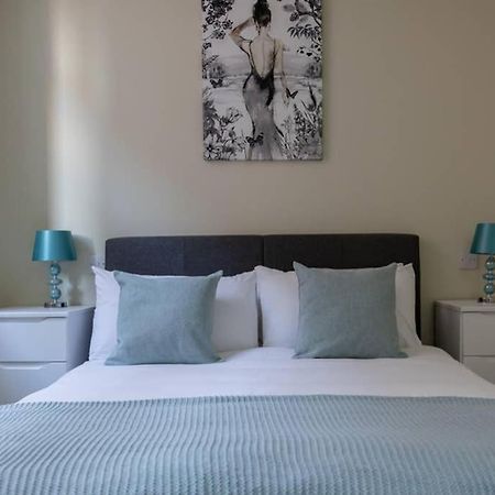 Hereford City Centre - Apartment 4, Isabella House - Modern Apartment In The Heart Of The City - Sleeps 4 Guests - Hosted By Rentmyhouse エクステリア 写真