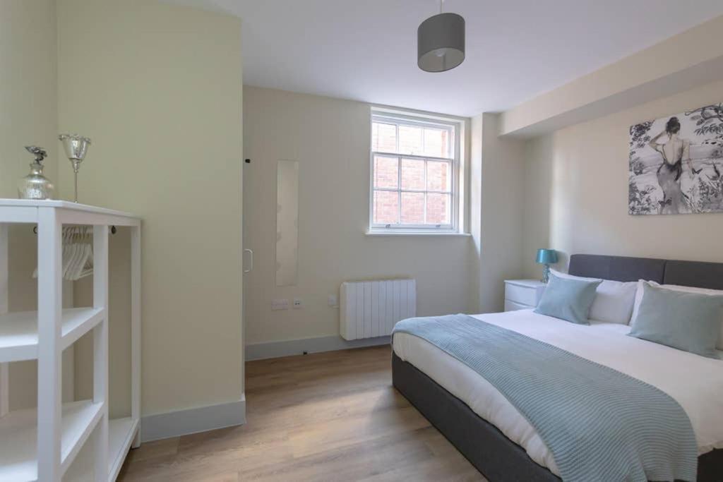 Hereford City Centre - Apartment 4, Isabella House - Modern Apartment In The Heart Of The City - Sleeps 4 Guests - Hosted By Rentmyhouse エクステリア 写真