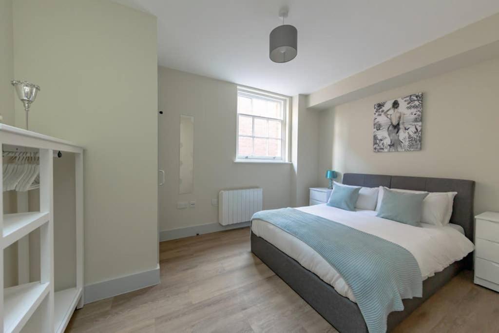 Hereford City Centre - Apartment 4, Isabella House - Modern Apartment In The Heart Of The City - Sleeps 4 Guests - Hosted By Rentmyhouse エクステリア 写真